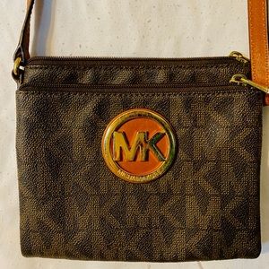 Authentic Michael Kors Crossbody Like New